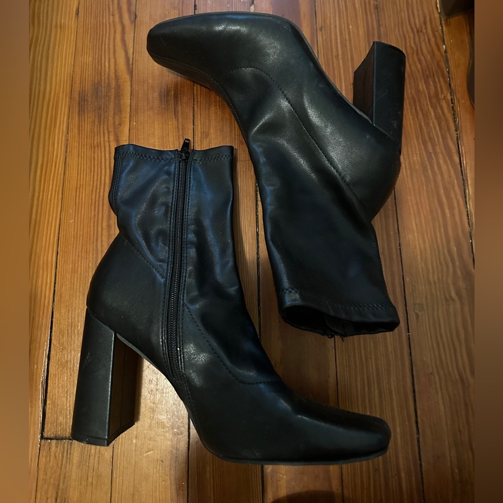 Forever 21 Black Heeled Ankle Booties